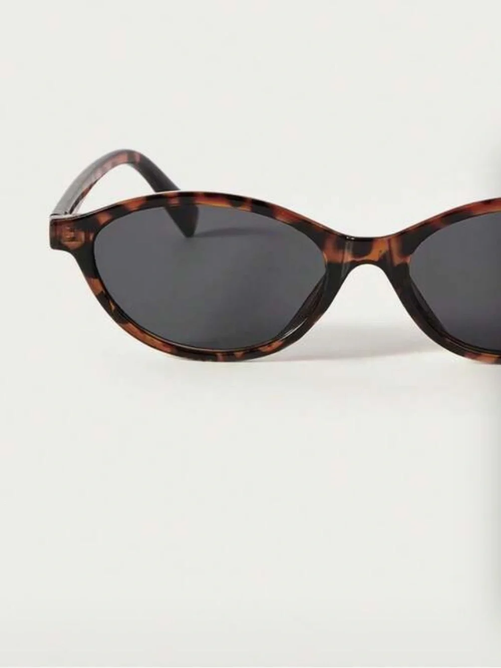 4 pair bundle NWT Stylish Women's Square Sunglasses - Black & Burgundy